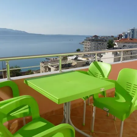 Holiday Apartment *
